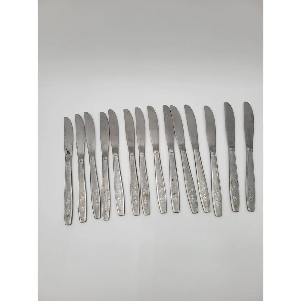 Lot of 14 Vintage Flatware Dinner knives Unknown pattern‎ Textured Rose bud